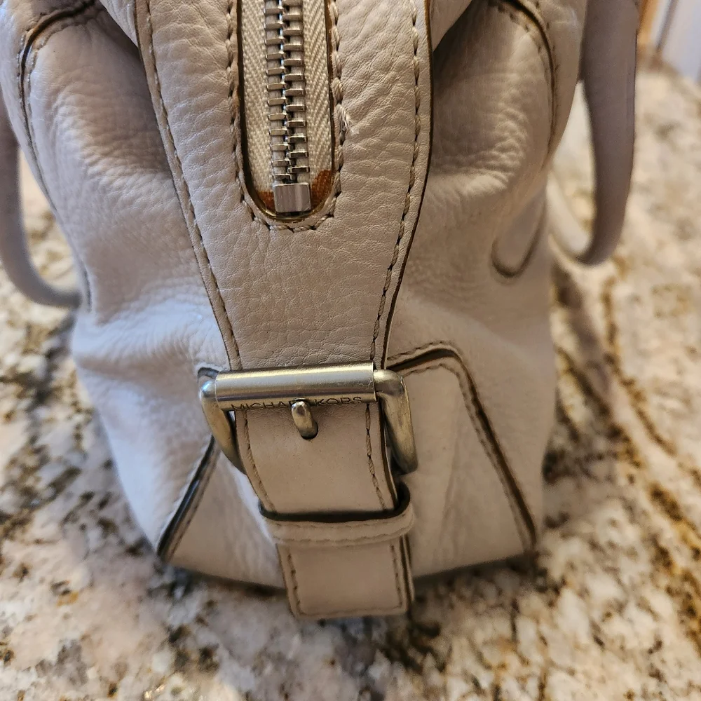 Michael Kors Handbag, Off White Pebbled Leather, Shoulder Bag Satchel Summer EUC
